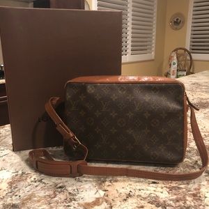 Authentic Vintage Louis Vuitton Sac Bandouliere 30